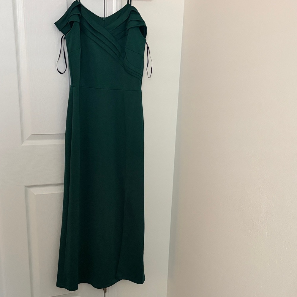 Elegant Forest Green Off-Shoulder Maxi Dress